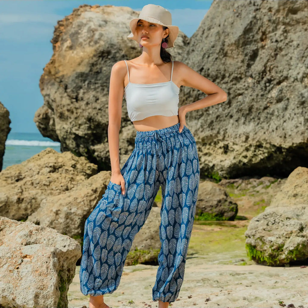 Pants Leaf Print - navy & white