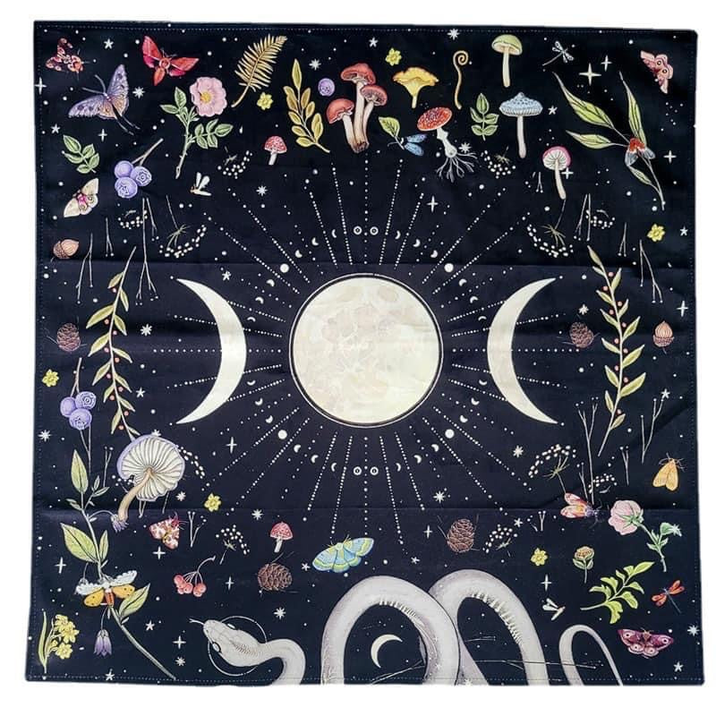 Altar/tarot cloth triple moon mushrooms 60cm