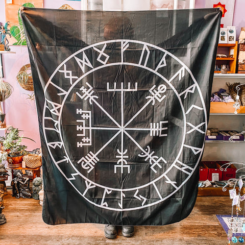Tapestry Rune Compass in Circle
